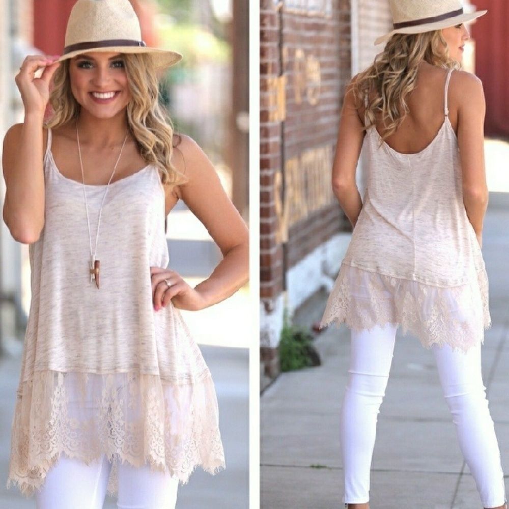 🎄🎁Lace Trim Tank🎁🎄 - Picture 3 of 4